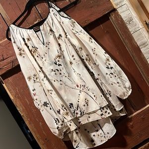Flowy cold shoulder blouse White House black market